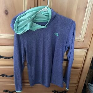 Northface Hooded Longsleeve